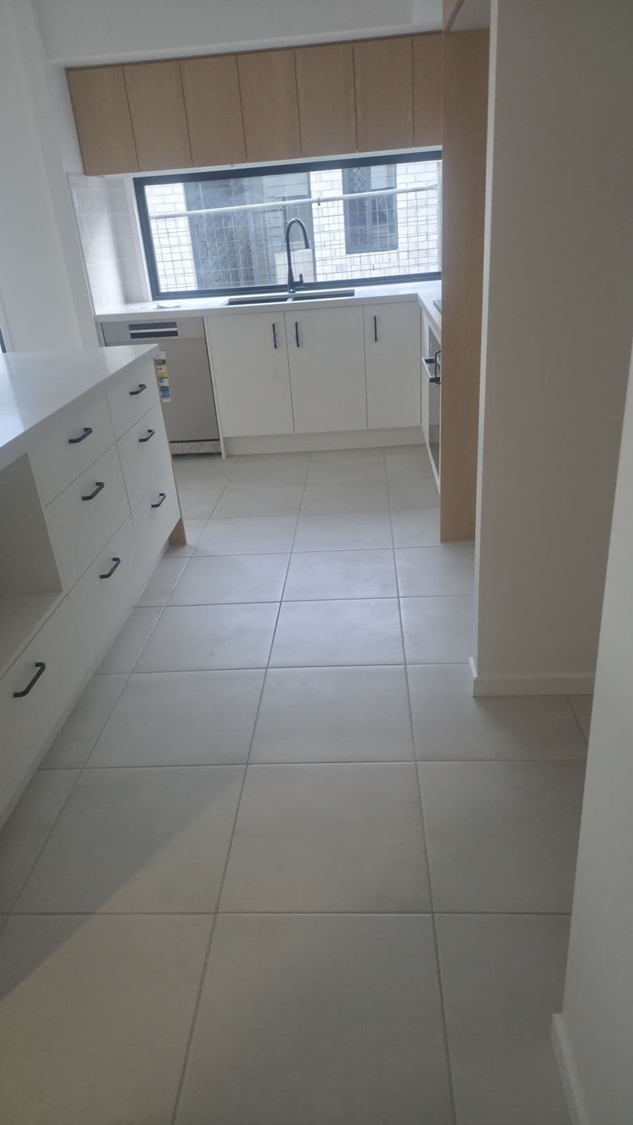 Kitchen — builders final clean — Moreton Bay